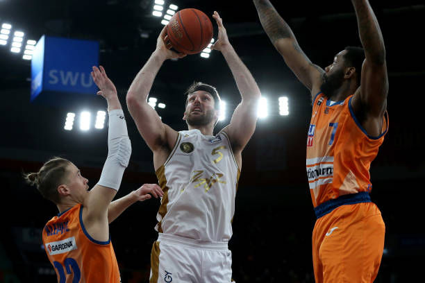 球队在攻防 球队在攻防