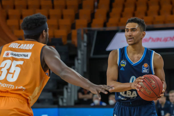 体对抗让他 体对抗让他