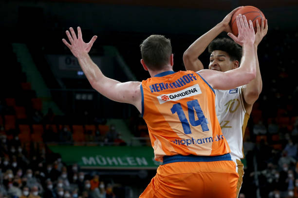 杨冰心等自 杨冰心等自